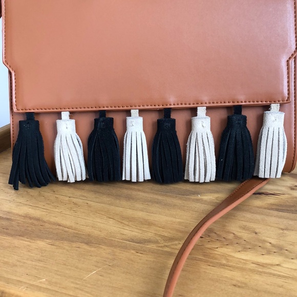 Tassels crossbody bag - Picture 2 of 2